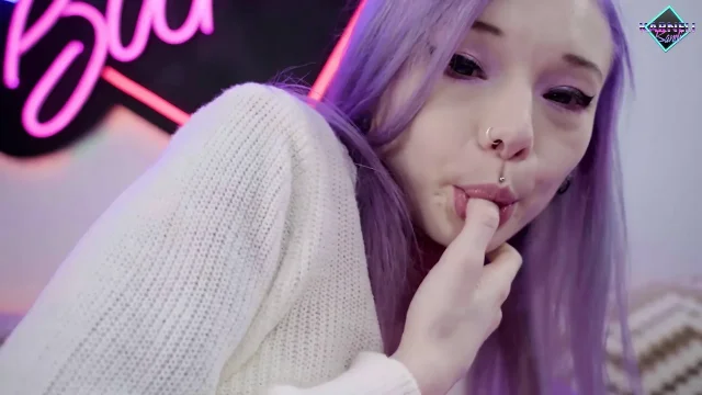 Naughty teen trains her tight ass with toys Karneli Bandi