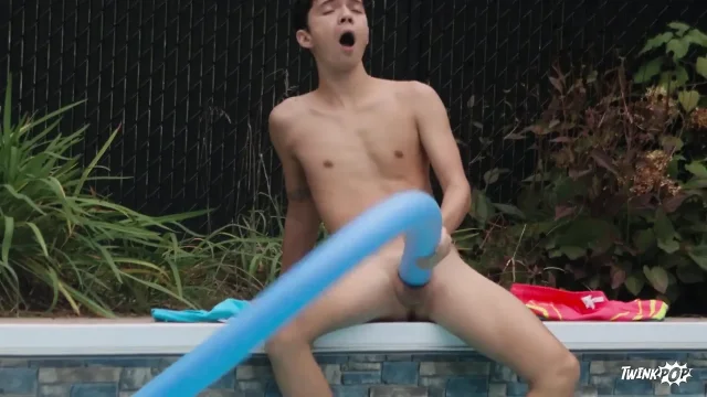 Twinkpop - Splashing Cum