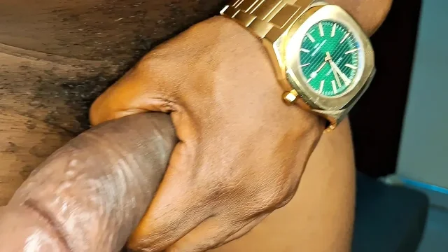 Squirting the Old Lady in an Incredible Way Until She Can't Resist the Pleasure