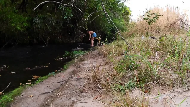 A meeting between strangers at the creek ends in unexpected sex