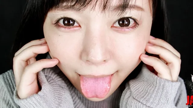 Arisa's Sensual Oral Showcase a Saliva-fueled Sensation
