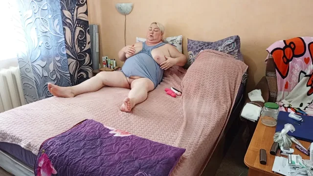 Mother in law with big hairy cunt masturbates