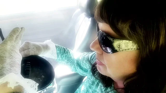 MRS ROMAN HOLDER SMOKING VS120s WITH WHITE LACE GLOVES AND SUNGLASSES