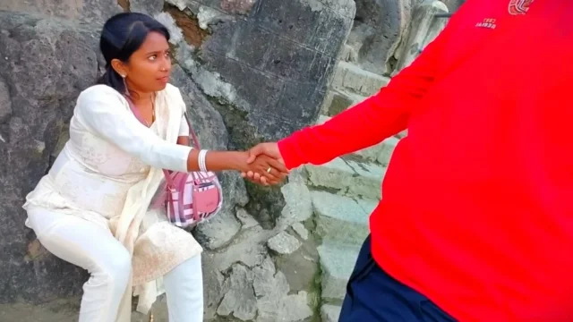 Indian boobs suking & bhabhi beautiful pussy showing - unknown girl at a tourist