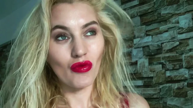 Glossy lips & BBC training