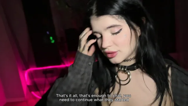 The Alt Girl Decided to Stretch Her Wet Holes with a Taxi Driver's Juicy Cock