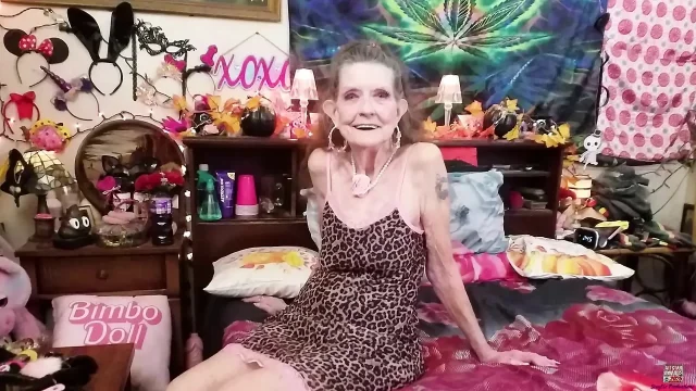 GILF Sexy Sandra Sexy Solo Fun