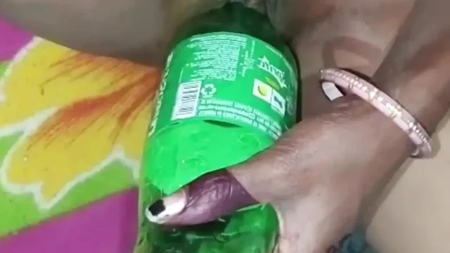 My stepsister put a bottle of Sprite in her pussy and drained her pussy