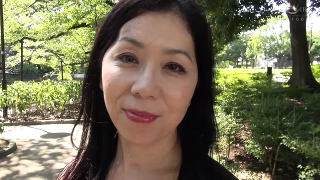 An ordinary cute 60th birthday mature woman appeared on AV in the wake of her