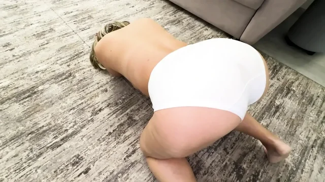Stepmom in homemade panties posed in front of her stepson he took off her