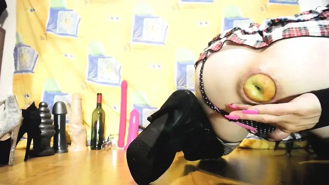 Apple Pump-plug and Speculum Open My Ass
