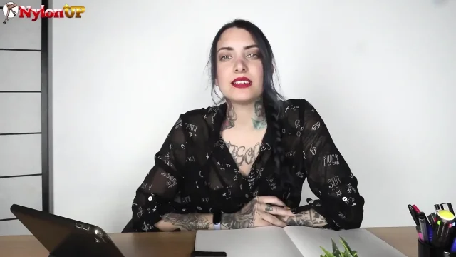Horny Female Boss Offers Her Employee a Deal That Will Let Him Worship Her Delectable Feet