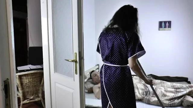 This German GILF like be screwed by a young guy craving for old pussies