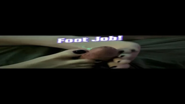 Elara gives her FIRST footjob ever