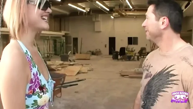 Land Lady Shoots Hardcore Porn in Exchange to Reduce the Rent for the Porn Maker