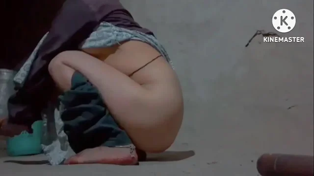 College girl who warms up the thirsty pussy the enthusiasm of youth and the