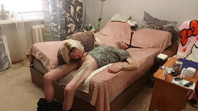 Stepmom gives blowjob to get a mouthful of cum