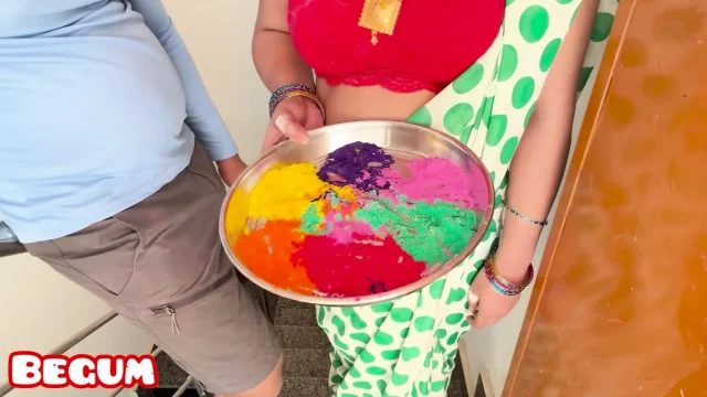 Holi Par Chachi Ke Bra Ka Color Tha Laal Stairs Par Chod Kar Kardiya Unko Behaal