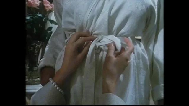 Sarah Young in Sexy Agent Prima Parte - original Full Movie Uncut
