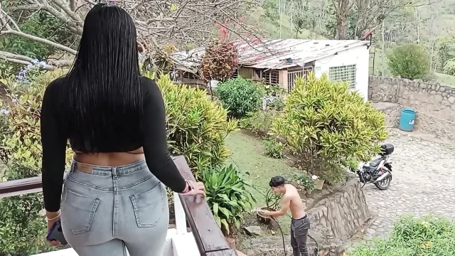 I fuck the gardener until I swallow his cum - Porn in Spanish