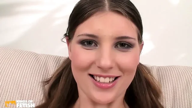 Hot Teen Gives a Nice Tits Job and Gets Her Pussy Hammered by a Experienced Dude
