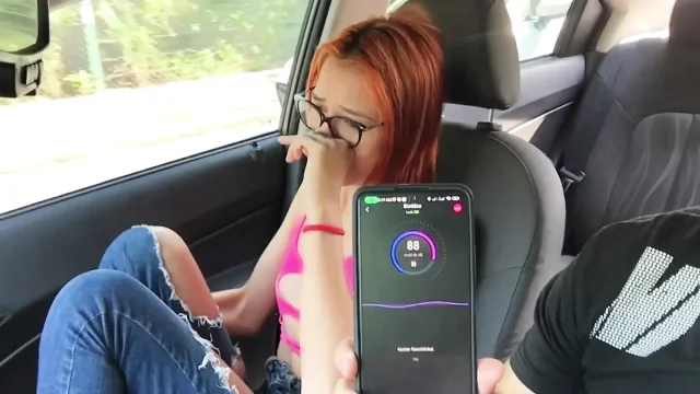 My girlfriend masturbates her pussy in my car