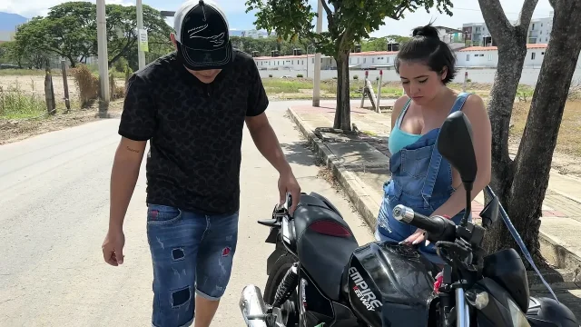 I Find a Sexy Big Ass Girl with Her Motorcycle Stranded so I Decide to Help Her