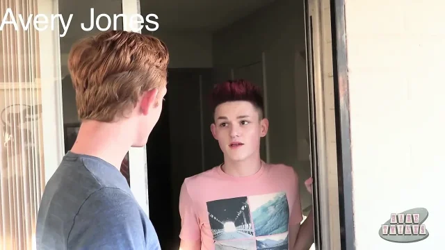 Twink Gets More Than a Signature