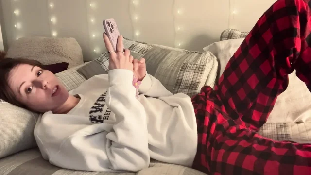 Step Sis Gets Her Toy Back and Uses It to Cum