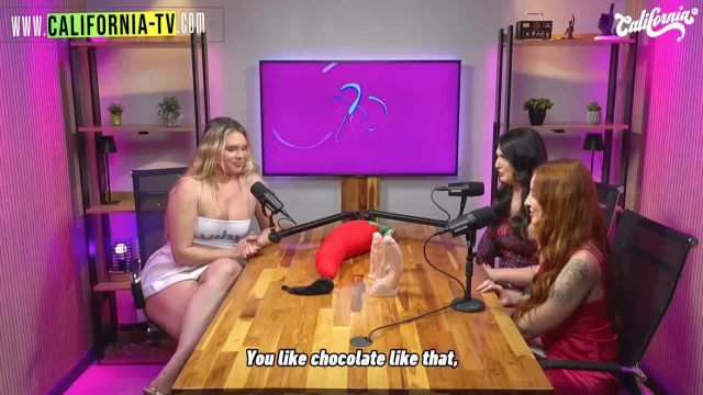 NAUGHTY BLONDE GIVES BLOWJOB CLASS