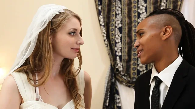 LESBIAN WEDDING NIGHT STRAPON - BLOND AND EBONY BABES