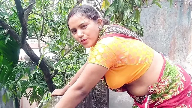 Outdor videoI met a girl in an auto and took her home to work at a beauty parlor