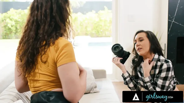 GIRLSWAY - PAWG Babe Victoria Voxxx Allows MILF Photographer Sinn Sage For ROUGH