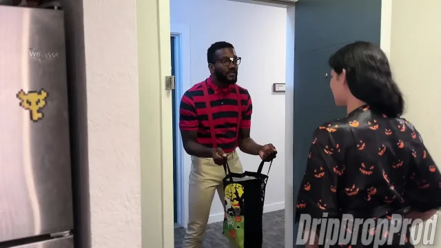 Dripdrop Psilo Siren Loves Getting Fucked by a BBC on Halloween