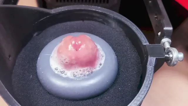 Penis machine with a new attachment