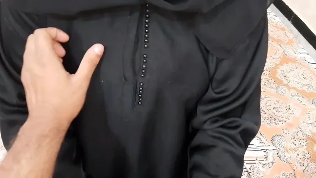 Indian hot Hindu boy succeeds in inviting his Muslim desi girlfriend to a hotel