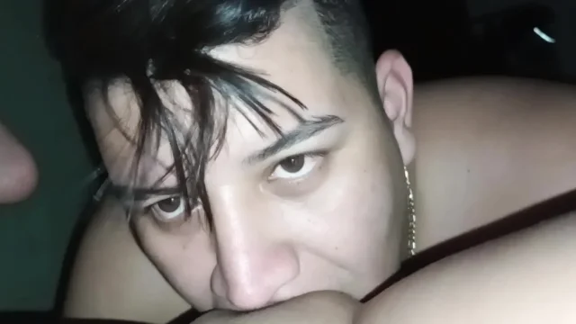 my cuckold hubby licks all my clitoris before fucking me in misionary after i