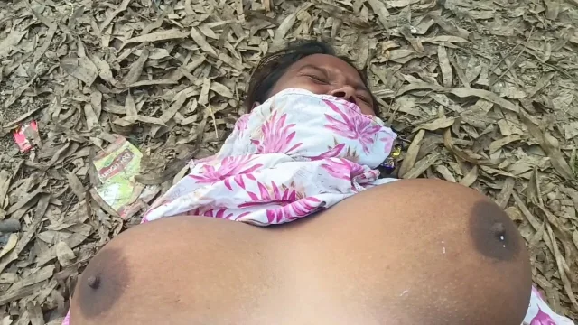 Desi bhabhi ki mast chudai ki outdoor