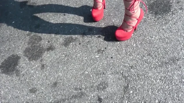 Two horny Italian whores shares cock at the park