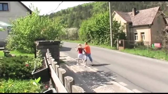 Amateur couple has hard sex in park