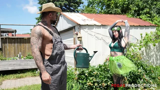 Pegas Productions - The Solid Numb Mag in Cosplay