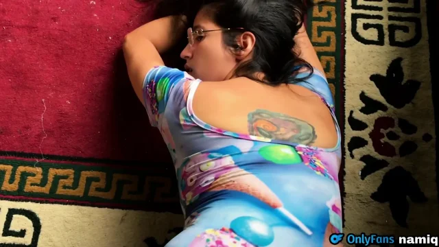 My stepsister wants me to fuck her and fill her glasses with milk