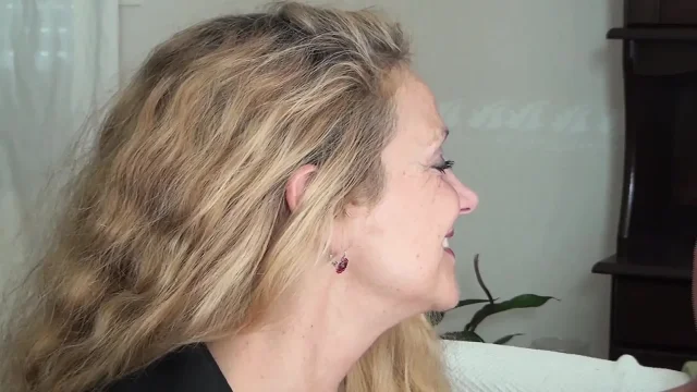 Two hot German cougars enjoying threesome with a lucky dude
