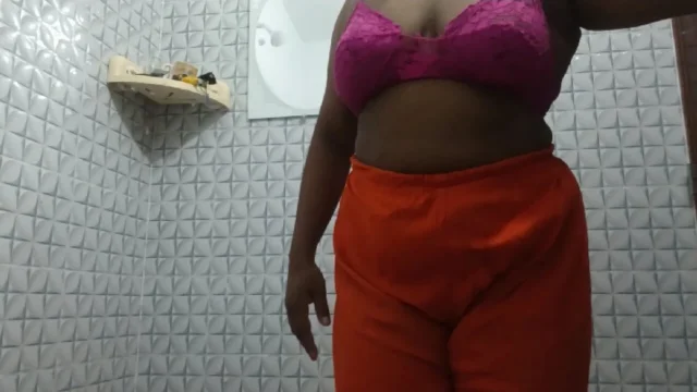 Desi vabi shower room