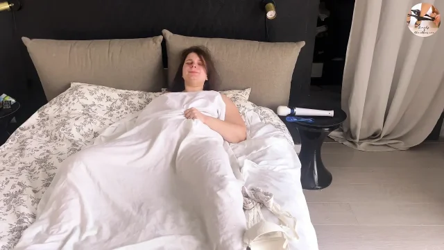 Home Alone Masturbating Pussy Play Under the Sheets