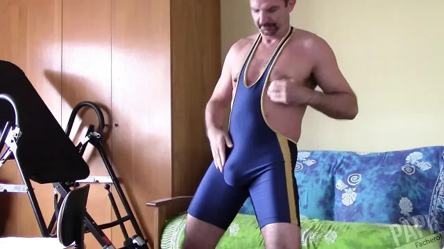 Singlet Skype Bulge Rubbing - 2014