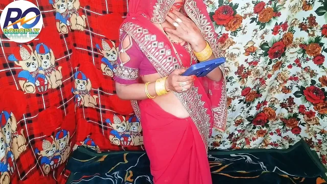 Sex with stepmother's younger sister lifting the red saree and secretly going to