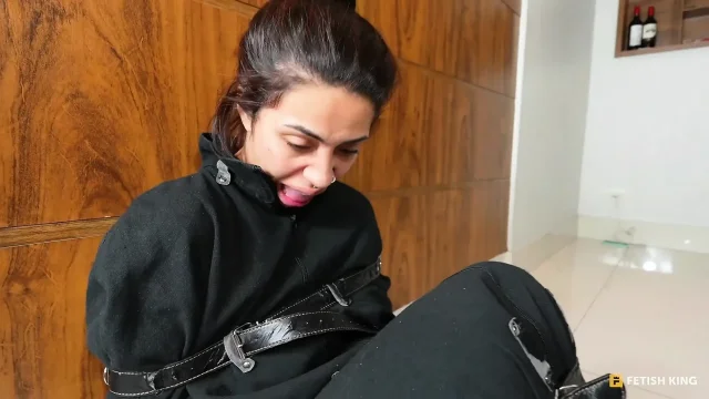 Deep Feet Lesbian Domination Top Girls - Swallow My Sexy Feet Bitch