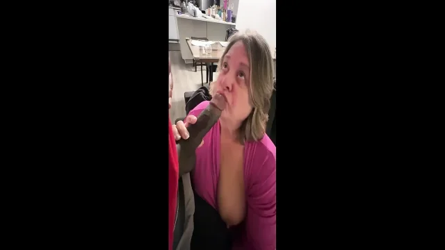 DaisyDo62 sneaks her neighbor in for a quick blowjob