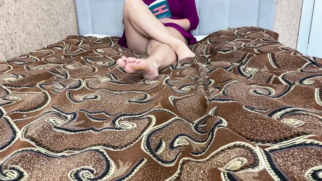Jerking Creamy Pussy Through White Panties